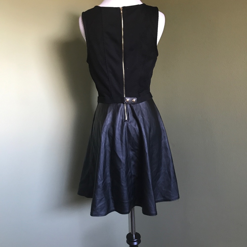Vera Wang Princess Black Sleeveless Faux Leather Belted Dress Size 5 - Picture 2 of 6